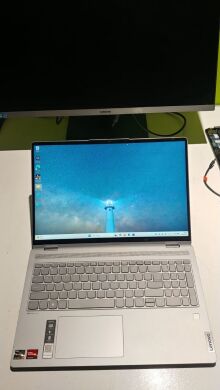 Ультрабук Б-клас Lenovo IdeaPad Flex 5 16ABR8 / 16" (1920x1200) IPS Touch / AMD Ryzen 7 7730U (8 (16) ядер по 2.0 - 4.5 GHz) / 16 GB DDR4 / 256 GB SSD / AMD Radeon Vega Graphics / WebCam / Win 11
