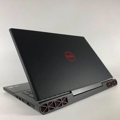 Игровой ноутбук Dell Inspiron 15 7000 / 15.6" (1920x1080) IPS / Intel Core i5-7300HQ (4 ядра по 2.5 - 3.5 GHz) / 16 GB DDR4 / 512 GB SSD / nVidia GeForce GTX 1050, 4 GB GDDR5, 128-bit / WebCam / HDMI