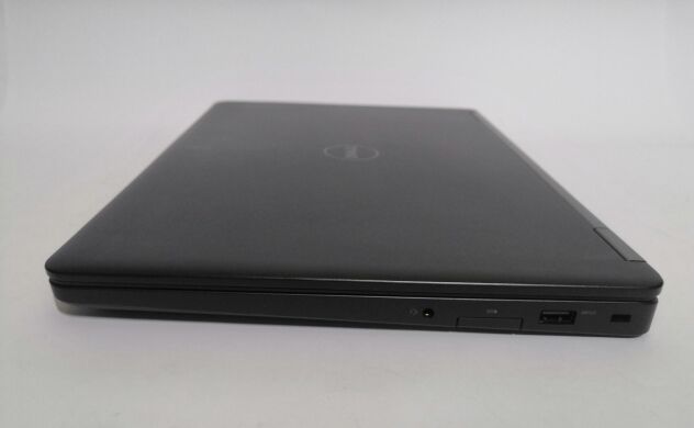 Ігровий ноутбук Dell Latitude E5470 / 14" (1920x1080) IPS / Intel Core i7-6600U (2 (4) ядра по 2.5 - 3.4 GHz) / 8 GB DDR4 / 256 GB SSD / AMD Radeon R7 M360, 2 GB GDDR3, 64-bit / WebCam / Win 10 Pro