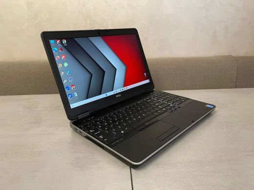 Ігровий ноутбук Dell Latitude E6540 / 15.6" (1920x1080) IPS / Intel Core i7-4810MQ (4 (8) ядра по 2.8 - 3.8 GHz) / 16 GB DDR3 / 240 GB SSD / AMD Radeon HD 8790M, 2 GB GDDR5, 128-bit / WebCam / DVD-RW / HDMI Ігровий ноутбук Dell Latitude E6540 / 15.6" (1920x1080) IPS / Intel Core i7-4810MQ (4 (8) ядра по 2.8 - 3.8 GHz) / 16 GB DDR3 / 240 GB SSD / AMD Radeon HD 8790M, 2 GB GDDR5, 128-bit / WebCam / DVD-RW / HDMI