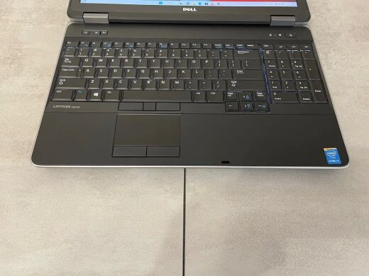 Ігровий ноутбук Dell Latitude E6540 / 15.6" (1920x1080) IPS / Intel Core i7-4810MQ (4 (8) ядра по 2.8 - 3.8 GHz) / 16 GB DDR3 / 240 GB SSD / AMD Radeon HD 8790M, 2 GB GDDR5, 128-bit / WebCam / DVD-RW / HDMI Ігровий ноутбук Dell Latitude E6540 / 15.6" (1920x1080) IPS / Intel Core i7-4810MQ (4 (8) ядра по 2.8 - 3.8 GHz) / 16 GB DDR3 / 240 GB SSD / AMD Radeon HD 8790M, 2 GB GDDR5, 128-bit / WebCam / DVD-RW / HDMI