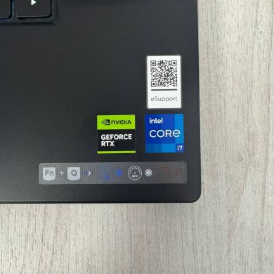 Ігровий ноутбук Lenovo Legion 5i 15IRX10 / 15.6" (2560&times;1440) IPS / Intel Core i7-14700HX (20 (28) ядер по 2.1 - 5.4&nbsp;GHz) / 16 GB DDR5 / 1000 GB SSD M.2 / nVidia GeForce RTX 5060, 8 GB GDDR7, 128-bit / WebCam