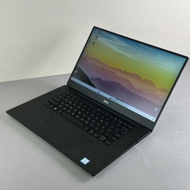 Мобільна робоча станція Б-клас Dell Precision 5520 / 15.6" (1920x1080) IPS / Intel Xeon E3-1505M v6 (4 (8) ядра по 3.0 - 4.0 GHz) / 32 GB DDR4 / 512 GB SSD / nVidia Quadro M1200, 4 GB GDDR5, 128-bit