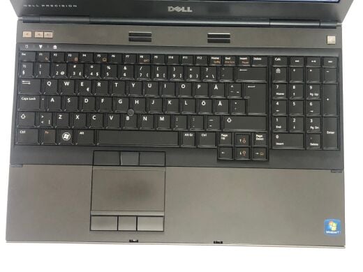 Мобільна робоча станція Б-клас Dell Precision M4600 / 15.6" (1600x900) TN / Intel Core i7-2720QM (4 (8) ядра по 2.2 - 3.3 GHz) / 8 GB DDR3 / 256 GB SSD / nVidia Quadro 2000M, 2 GB GDDR3, 128-bit / DVD-ROM