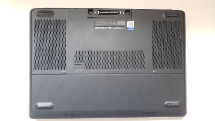 Мобильная рабочая станция Б-класс Dell Precision 7520 / 15.6" (1920x1080) IPS / Intel Core i7-6820HQ (4 (8) ядра по 2.7 - 3.6 GHz) / 32 GB DDR4 / 512 GB SSD + 500 GB HDD / nVidia Quadro M2200, 4 GB GDDR5, 128-bit / WebCam