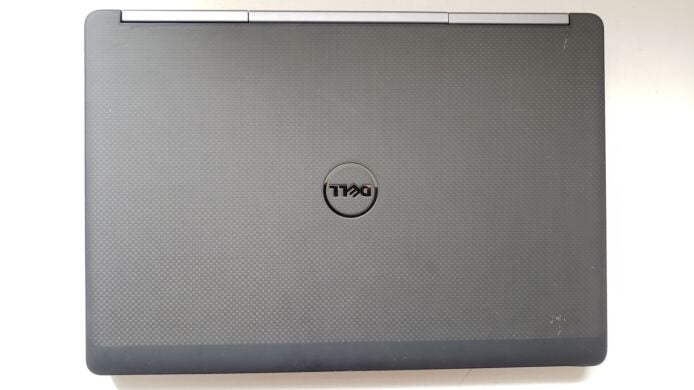 Мобильная рабочая станция Б-класс Dell Precision 7520 / 15.6" (1920x1080) IPS / Intel Core i7-6820HQ (4 (8) ядра по 2.7 - 3.6 GHz) / 32 GB DDR4 / 512 GB SSD + 500 GB HDD / nVidia Quadro M2200, 4 GB GDDR5, 128-bit / WebCam