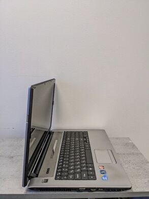 Ноутбук Acer Packard Bell EasyNote LX86 / 17.3" (1600x900) TN / Intel Core I7-740QM (4 (8) ядер по 1.73 - 2.93 GHz) / 8 GB DDR3 / 500 GB HDD / ATI Radeon HD5650, 1 GB DDR3 / WebCam / DVD-ROM / VGA / HDMI