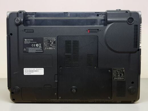 Ноутбук Б-клас Packard Bell NJ65 / 14" (1366x768) TN / Pentium Dual Core T4300 (2 (2) ядер по 2.1 - 2.1 GHz) / 4 GB DDR3 / 320 GB HDD / nVidia GeForce G105M, 512 MB GDDR3, 64-bit / WebCam