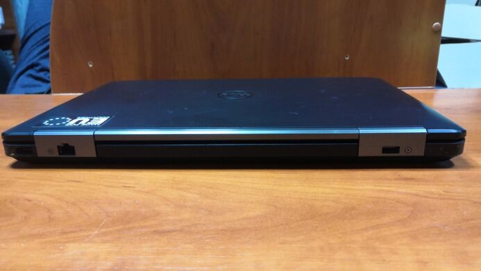 Ноутбук Dell Latitude E5540 / 15.6" (1366х768) TN LED / Intel Core i5-4300U (2 (4) ядра по 1.9 - 2.9 GHz) / 8 GB DDR3 / 500 GB HDD / nVidia GeForce GT 720M, 2 GB DDR3, 64-bit / WebCam / DVD-RW