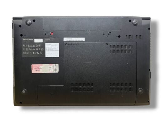 Ноутбук Lenovo B590 / 15.6" (1366x768) TN / Intel Celeron 1000M (2 ядра по 1.8 GHz) / 4 GB DDR3 / 120 GB SSD / nVidia GeForce GT 720M, 1 GB DDR3, 64-bit / WebCam