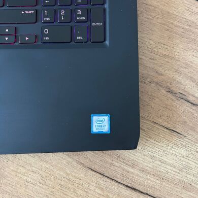 Игровой ноутбук Б-класс Dell Alienware m17 / 17.3" (3840x2160) IPS / Intel Core i7-9750H (6 (12) ядер по 2.6 - 4.5 GHz) / 16 GB DDR4 / 1000 GB SSD / nVidia GeForce RTX 2070 Max-Q, 8 GB GDDR6, 256-bit / WebCam