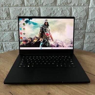 Ігровий ноутбук Razer Blade 14 RZ09-0427 / 14" (2560x1440) IPS / AMD Ryzen 9 6900HX (8 (16) ядер по 3.3 - 4.9 GHz) / 16 GB DDR5 / 1000 GB SSD / nVidia GeForce RTX 3070 Ti, 8 GB GDDR6, 256-bit / WebCam