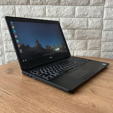 Мобільна робоча станція Б-клас Dell Precision 3530 / 15.6" (1920x1080) IPS / Intel Core i7-8850H (6 (12) ядер по 2.6 - 4.3 GHz) / 16 GB DDR4 / 256 GB SSD / nVidia Quadro P600, 4 GB GDDR5, 128-bit / WebCam