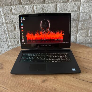Игровой ноутбук Б-класс Dell Alienware m17 / 17.3" (3840x2160) IPS / Intel Core i7-9750H (6 (12) ядер по 2.6 - 4.5 GHz) / 16 GB DDR4 / 1000 GB SSD / nVidia GeForce RTX 2070 Max-Q, 8 GB GDDR6, 256-bit / WebCam
