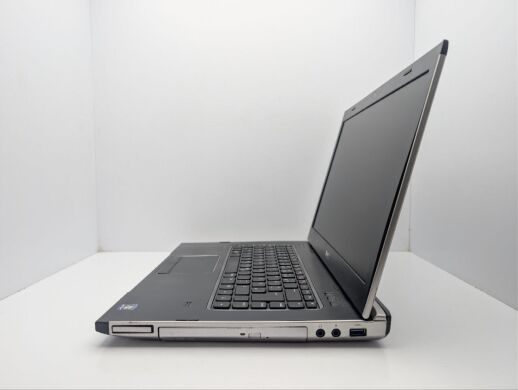 Ноутбук Dell Vostro 3555 / 15.6" (1366x768) TN / AMD A6-3420M (4 ядра по 1.5 - 2.4 GHz) / 8 GB DDR3 / 128 GB SSD / AMD Radeon HD 6520G Graphics / WebCam / DVD-ROM Ноутбук Dell Vostro 3555 / 15.6" (1366x768) TN / AMD A6-3420M (4 ядра по 1.5 - 2.4 GHz) / 8 GB DDR3 / 128 GB SSD / AMD Radeon HD 6520G Graphics / WebCam / DVD-ROM
