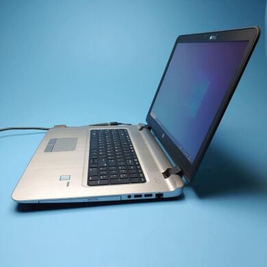 Ігровий ноутбук HP ProBook 470 G3 / 17.3" (1600x900) TN / Intel Core i5-6200U (2 (4) ядра по 2.3 - 2.8 GHz) / 8 GB DDR3 / 256 GB SSD / AMD Radeon R7 M340, 2 GB DDR3, 64-bit / WebCam / Win 10 Pro
