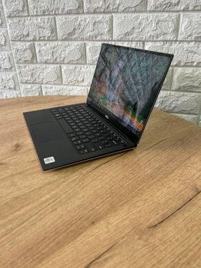 Ультрабук Dell XPS 13 7390 / 13.3" (3840x2160) IPS Touch / Intel Core i7-10710U (6 (12) ядер по 1.1 - 4.7 GHz) / 16 GB DDR3 / 512 GB SSD / Intel UHD Graphics / WebCam