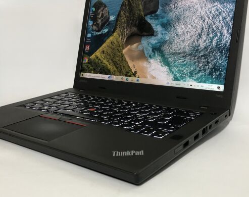 Ігровий ноутбук Lenovo ThinkPad T460p / 14" (1920x1080) IPS / Intel Core i7-6700HQ (4 (8) ядра по 2.6 - 3.5 GHz) / 8 GB DDR4 / 256 GB SSD / nVidia GeForce 940MX, 2 GB GDDR5, 64-bit / WebCam / Win 10 Home