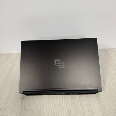 Ігровий ноутбук Б-клас Maingear Vector Pro 2 MG-VCP2-15I3070T / 15.6" (2560x1440) IPS / Intel Core i9-12900H (14 (20) ядер по 3.8 - 5.0 GHz) / 16 GB DDR5 / 512 GB SSD NVMe / nVidia GeForce RTX 3070 Ti, 8 GB GDDR6, 256-bit / WebCam