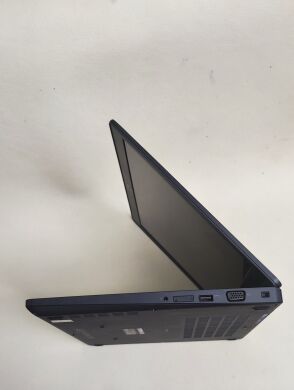 Ноутбук Dell Inspiron 17 5767 / 17.3" (1600x900) TN / Intel Core i5-7200U (2 (4) ядра по 2.5 - 3.1 GHz) / 8 GB DDR4 / 256 GB SSD / Intel HD Graphics 620 / WebCam Ноутбук Dell Inspiron 17 5767 / 17.3" (1600x900) TN / Intel Core i5-7200U (2 (4) ядра по 2.5 - 3.1 GHz) / 8 GB DDR4 / 256 GB SSD / Intel HD Graphics 620 / WebCam