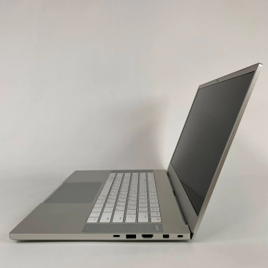 Игровой ноутбук Б-класс Razer Blade 15 / 15.6" (1920x1080) IPS / Intel Core i7-8750H (6 (12) ядер по 2.2 - 4.1 GHz) / 32 GB DDR4 / 1000 GB SSD / nVidia GeForce RTX 2060, 6 GB GDDR6, 192-bit / WebCam