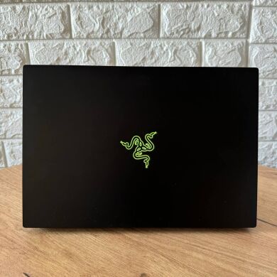 Ігровий ноутбук Razer Blade 14 RZ09-0427 / 14" (2560x1440) IPS / AMD Ryzen 9 6900HX (8 (16) ядер по 3.3 - 4.9 GHz) / 16 GB DDR5 / 1000 GB SSD / nVidia GeForce RTX 3070 Ti, 8 GB GDDR6, 256-bit / WebCam