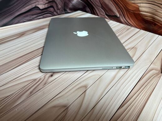 Ультрабук Б-клас Apple MacBook Pro 13 A1502 / 13.3" (2560x1600) IPS / Intel Core i7-4558U (2 (4) ядра по 2.8 - 3.3 GHz) / 16 GB DDR3 / 256 GB SSD / Intel Iris Graphics 5100 / WebCam / MacOS
