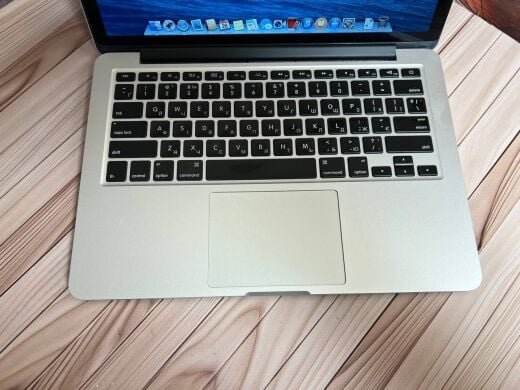 Ультрабук Б-клас Apple MacBook Pro 13 A1502 / 13.3" (2560x1600) IPS / Intel Core i7-4558U (2 (4) ядра по 2.8 - 3.3 GHz) / 16 GB DDR3 / 256 GB SSD / Intel Iris Graphics 5100 / WebCam / MacOS