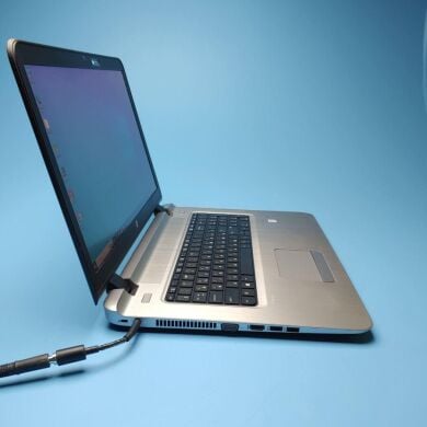 Ігровий ноутбук HP ProBook 470 G3 / 17.3" (1600x900) TN / Intel Core i5-6200U (2 (4) ядра по 2.3 - 2.8 GHz) / 8 GB DDR3 / 256 GB SSD / AMD Radeon R7 M340, 2 GB DDR3, 64-bit / WebCam / Win 10 Pro