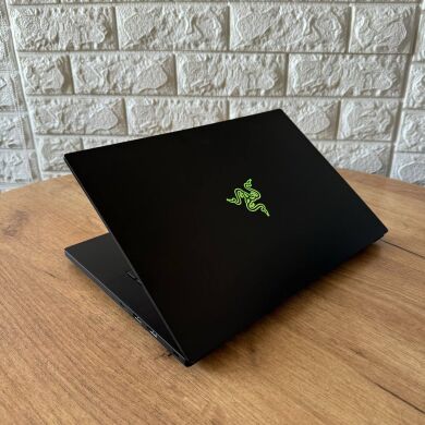 Ігровий ноутбук Razer Blade 14 RZ09-0427 / 14" (2560x1440) IPS / AMD Ryzen 9 6900HX (8 (16) ядер по 3.3 - 4.9 GHz) / 16 GB DDR5 / 1000 GB SSD / nVidia GeForce RTX 3070 Ti, 8 GB GDDR6, 256-bit / WebCam