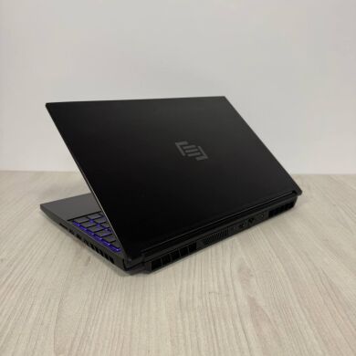Ігровий ноутбук Б-клас Maingear Vector Pro 2 MG-VCP2-15I3070T / 15.6" (2560x1440) IPS / Intel Core i9-12900H (14 (20) ядер по 3.8 - 5.0 GHz) / 16 GB DDR5 / 512 GB SSD NVMe / nVidia GeForce RTX 3070 Ti, 8 GB GDDR6, 256-bit / WebCam