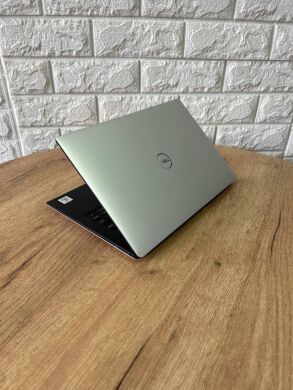 Ультрабук Dell XPS 13 7390 / 13.3" (3840x2160) IPS Touch / Intel Core i7-10710U (6 (12) ядер по 1.1 - 4.7 GHz) / 16 GB DDR3 / 512 GB SSD / Intel UHD Graphics / WebCam