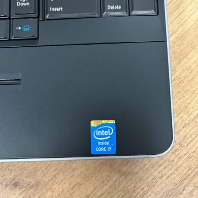 Ноутбук Б-класс Dell Latitude E6540 / 15.6" (1920x1080) IPS / Intel Core i7-4710MQ (4 (8) ядра по 2.5 - 3.5 GHz) / 8 GB DDR3 / 256 GB SSD / AMD Radeon HD 8790M, 2 GB GDDR5, 128-bit / WebCam / DVD-ROM Ноутбук Б-класс Dell Latitude E6540 / 15.6" (1920x1080) IPS / Intel Core i7-4710MQ (4 (8) ядра по 2.5 - 3.5 GHz) / 8 GB DDR3 / 256 GB SSD / AMD Radeon HD 8790M, 2 GB GDDR5, 128-bit / WebCam / DVD-ROM