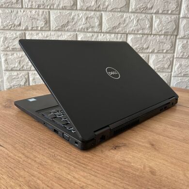 Мобільна робоча станція Б-клас Dell Precision 3530 / 15.6" (1920x1080) IPS / Intel Core i7-8850H (6 (12) ядер по 2.6 - 4.3 GHz) / 16 GB DDR4 / 256 GB SSD / nVidia Quadro P600, 4 GB GDDR5, 128-bit / WebCam