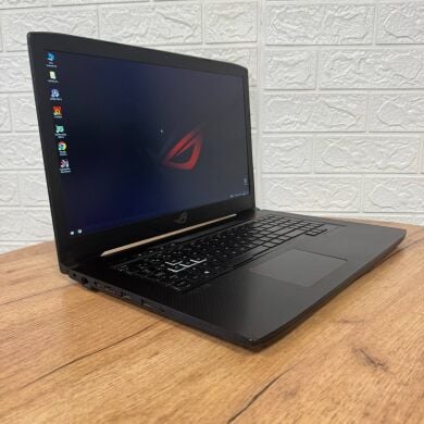 Игровой ноутбук Б-класс Asus ROG Strix 17 GL703GE / 17.3" (1920x1080) IPS / Intel Core i7-8750H (6 (12) ядер по 2.2 - 4.1 GHz) / 16 GB DDR4 / 256 GB SSD NVMe / nVidia GeForce GTX 1050 Ti, 4 GB GDDR5, 128-bit / WebCam