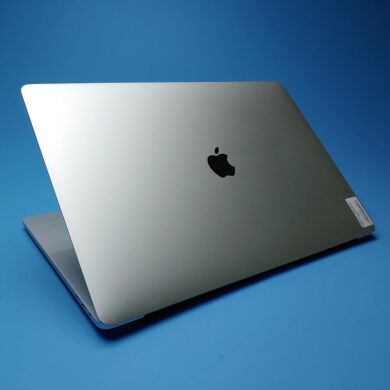 Ультрабук Apple MacBook Pro 15 2018 A1990 / 15.4" (2880x1800) IPS / Intel Core i7-8750H (6 (12) ядер по 2.2 - 4.1 GHz) / 32 GB DDR4 / 512 GB SSD / AMD Radeon Pro 555X, 4 GB GDDR5, 128-bit / WebCam / macOS Ультрабук Apple MacBook Pro 15 2018 A1990 / 15.4" (2880x1800) IPS / Intel Core i7-8750H (6 (12) ядер по 2.2 - 4.1 GHz) / 32 GB DDR4 / 512 GB SSD / AMD Radeon Pro 555X, 4 GB GDDR5, 128-bit / WebCam / macOS