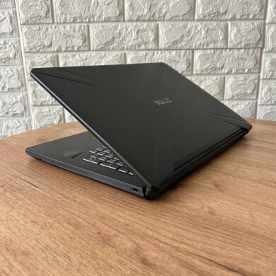 Ігровий ноутбук Asus TUF Gaming FX705DT / 17.3" (1920x1080) IPS / AMD Ryzen 5 3550H (4 (8) ядра по 2.1 - 3.7 GHz) / 16 GB DDR4 / 512 GB SSD / nVidia GeForce GTX 1650, 4 GB GDDR6, 128-bit / WebCam