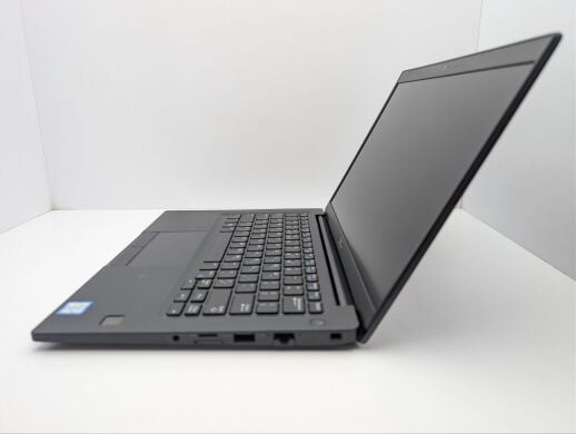 Ультрабук Dell Latitude 7390 / 13.3" (1920x1080) IPS / Intel Core i5-8350U (4 (8) ядра по 1.7 - 3.6 GHz) / 8 GB DDR4 / 256 GB SSD M.2 / Intel UHD Graphics 620 / WebCam / Fingerprint