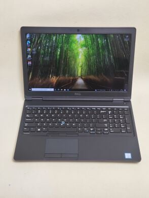 Ноутбук Dell Inspiron 17 5767 / 17.3" (1600x900) TN / Intel Core i5-7200U (2 (4) ядра по 2.5 - 3.1 GHz) / 8 GB DDR4 / 256 GB SSD / Intel HD Graphics 620 / WebCam Ноутбук Dell Inspiron 17 5767 / 17.3" (1600x900) TN / Intel Core i5-7200U (2 (4) ядра по 2.5 - 3.1 GHz) / 8 GB DDR4 / 256 GB SSD / Intel HD Graphics 620 / WebCam