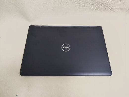 Ноутбук Dell Inspiron 17 5767 / 17.3" (1600x900) TN / Intel Core i5-7200U (2 (4) ядра по 2.5 - 3.1 GHz) / 8 GB DDR4 / 256 GB SSD / Intel HD Graphics 620 / WebCam Ноутбук Dell Inspiron 17 5767 / 17.3" (1600x900) TN / Intel Core i5-7200U (2 (4) ядра по 2.5 - 3.1 GHz) / 8 GB DDR4 / 256 GB SSD / Intel HD Graphics 620 / WebCam