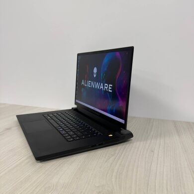 Игровой ноутбук Б-класс Dell Alienware m17 R5 / 17.3" (1920x1080) IPS / AMD Ryzen 9 6900HX (8 (16) ядер по 3.3 - 4.9 GHz) / 16 GB DDR5 / 1000 GB SSD NVMe / nVidia GeForce RTX 3070 Ti, 8 GB GDDR6, 256-bit / WebCam