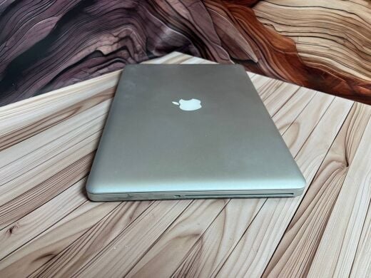 Ноутбук Б-клас Apple MacBook Pro 15 A1286 2012 / 15.4" (1440x900) TN / Intel Core i7-3720QM (4 (8) ядра по 2.6 - 3.6 GHz) / 8 GB DDR3 / 750 GB HDD / nVidia GeForce GT 650M, 1 GB GDDR3, 128-bit / WebCam / MacOS