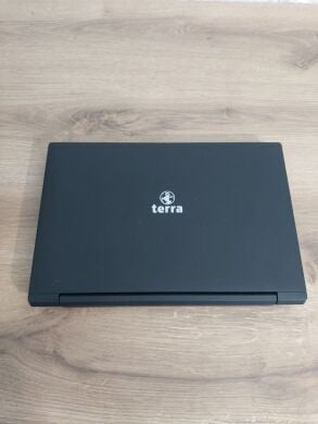 Ноутбук Terra Mobile 1542K / 15.6" (1920x1080) TN / Intel Core i7-7700T (4 (8) ядра по 2.9 - 3.8 GHz) / 16 GB DDR3 / 500 GB SSD / Intel HD Graphics 630 / WebCam / DVD-ROM Ноутбук Terra Mobile 1542K / 15.6" (1920x1080) TN / Intel Core i7-7700T (4 (8) ядра по 2.9 - 3.8 GHz) / 16 GB DDR3 / 500 GB SSD / Intel HD Graphics 630 / WebCam / DVD-ROM