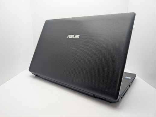 Ноутбук Asus R704A / 17.3" (1600x900) TN / Intel Pentium B970 (2 ядра по 2.3 GHz) / 8 GB DDR3 / 320 GB HDD / Intel HD Graphics / WebCam / DVD-ROM