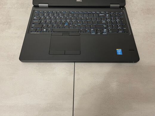 Ноутбук Dell Latitude E5550 / 15.6" (1920х1080) IPS / Intel Core i5-5300U (2 (4) ядра по 2.3 - 2.9 GHz) / 8 GB DDR3 / 240 GB SSD / Intel HD Graphics 5500 / WebCam 