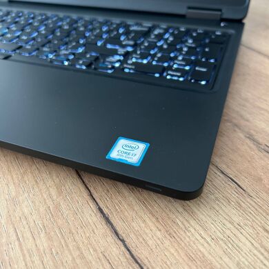 Мобільна робоча станція Б-клас Dell Precision 3530 / 15.6" (1920x1080) IPS / Intel Core i7-8850H (6 (12) ядер по 2.6 - 4.3 GHz) / 16 GB DDR4 / 256 GB SSD / nVidia Quadro P600, 4 GB GDDR5, 128-bit / WebCam