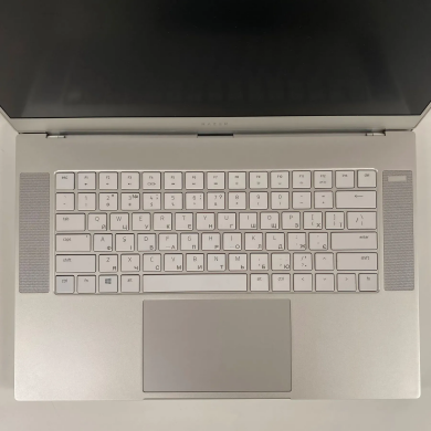 Игровой ноутбук Б-класс Razer Blade 15 / 15.6" (1920x1080) IPS / Intel Core i7-8750H (6 (12) ядер по 2.2 - 4.1 GHz) / 32 GB DDR4 / 1000 GB SSD / nVidia GeForce RTX 2060, 6 GB GDDR6, 192-bit / WebCam