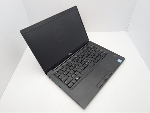 Ультрабук Dell Latitude 7390 / 13.3" (1920x1080) IPS / Intel Core i5-8350U (4 (8) ядра по 1.7 - 3.6 GHz) / 8 GB DDR4 / 256 GB SSD M.2 / Intel UHD Graphics 620 / WebCam / Fingerprint