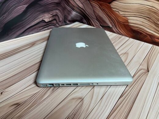 Ноутбук Б-клас Apple MacBook Pro 15 A1286 2012 / 15.4" (1440x900) TN / Intel Core i7-3720QM (4 (8) ядра по 2.6 - 3.6 GHz) / 8 GB DDR3 / 750 GB HDD / nVidia GeForce GT 650M, 1 GB GDDR3, 128-bit / WebCam / MacOS