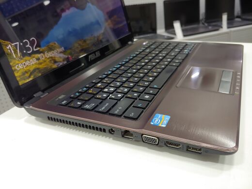 ASUS K53E-XB1 / 15.6" (1366x768) TN / Intel Core i5-2410M (2 (4) ядра по 2.3 - 2.9 GHz) / 8 GB DDR3 / 240 GB SSD / WebCam / DVD-RW